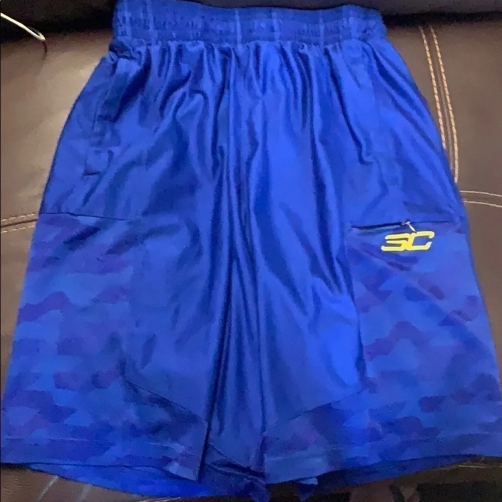 𝅺MENS or Women’s Under Armour Athletic Shorts